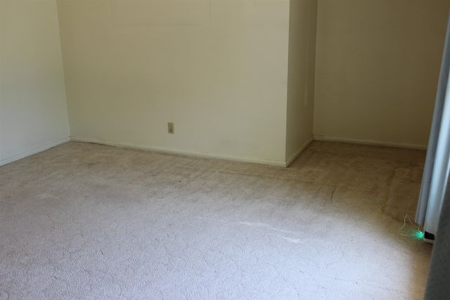 738 Greenbriar Circle, Salina, KS 67401