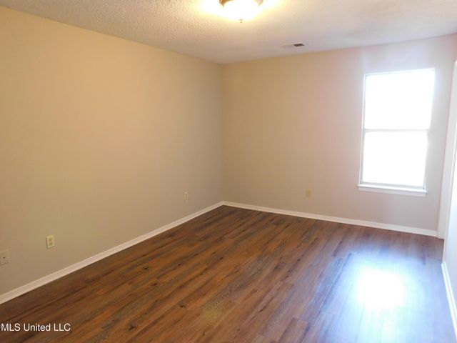 5820 Briarwood Drive, Horn Lake, MS 38637