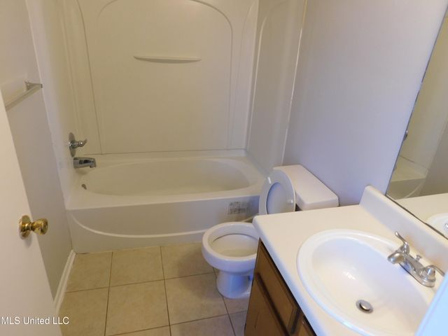 5820 Briarwood Drive, Horn Lake, MS 38637