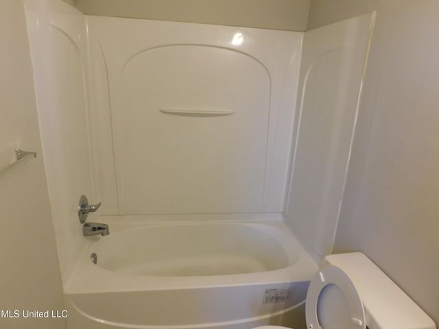 5820 Briarwood Drive, Horn Lake, MS 38637