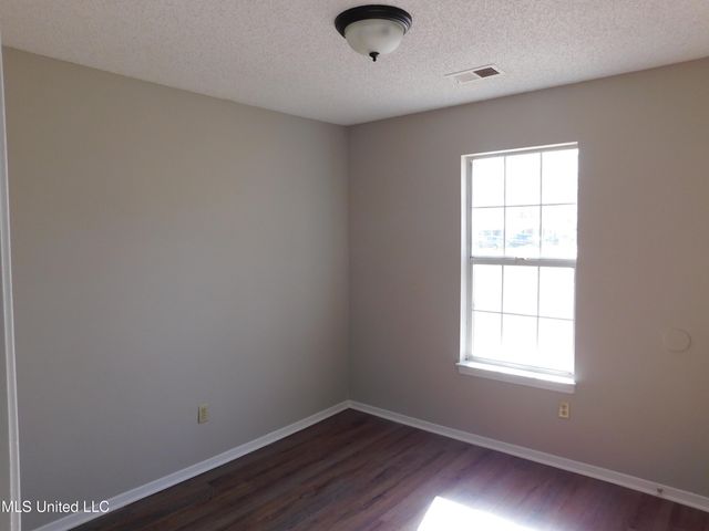 5820 Briarwood Drive, Horn Lake, MS 38637