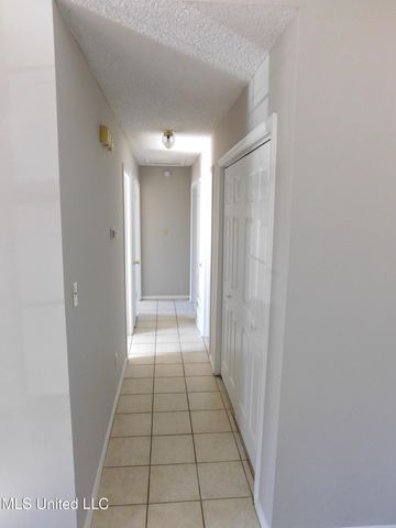 5820 Briarwood Drive, Horn Lake, MS 38637