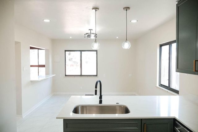 3017 Frontier Avenue NE, Albuquerque, NM 87106