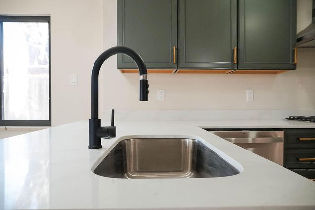 3017 Frontier Avenue NE, Albuquerque, NM 87106