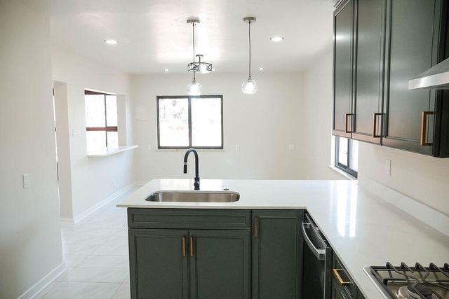 3017 Frontier Avenue NE, Albuquerque, NM 87106