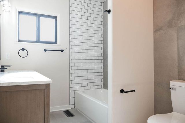 3017 Frontier Avenue NE, Albuquerque, NM 87106