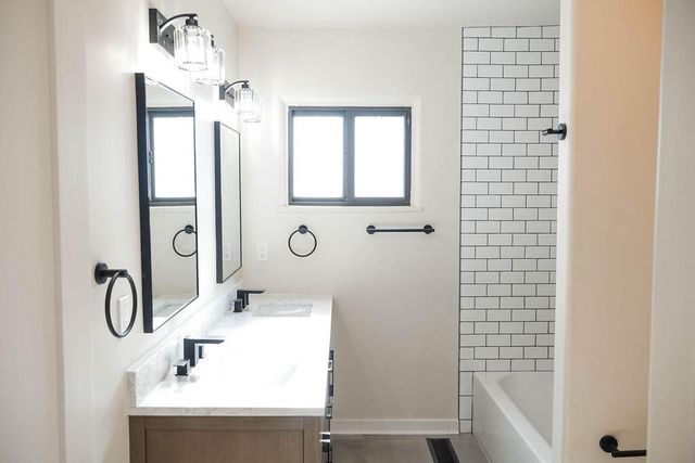 3017 Frontier Avenue NE, Albuquerque, NM 87106