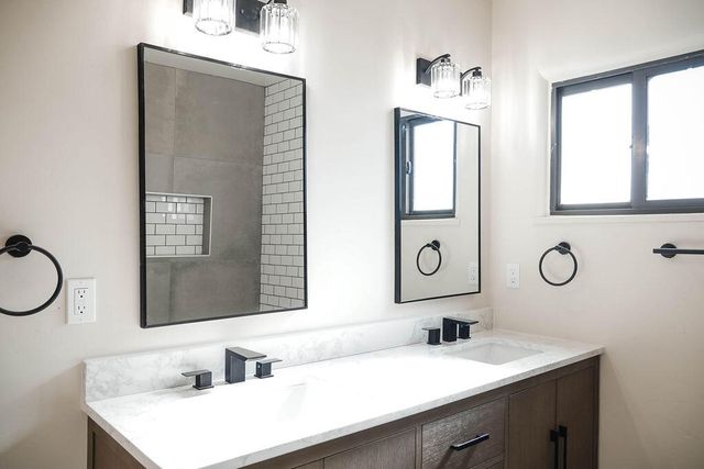 3017 Frontier Avenue NE, Albuquerque, NM 87106