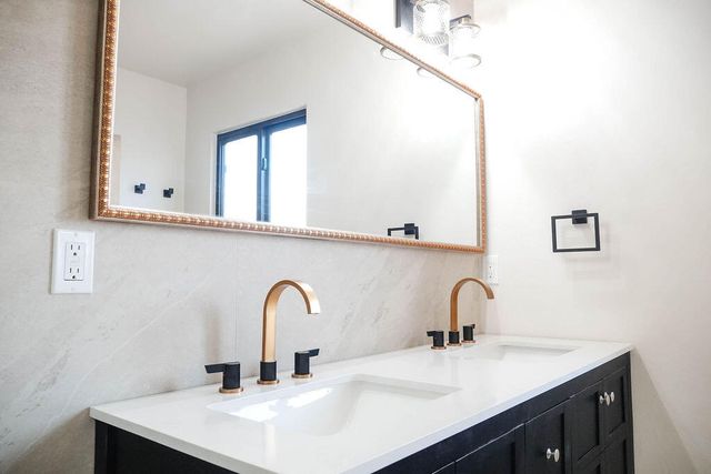 3017 Frontier Avenue NE, Albuquerque, NM 87106