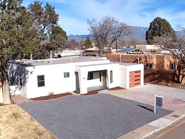 3017 Frontier Avenue NE, Albuquerque, NM 87106