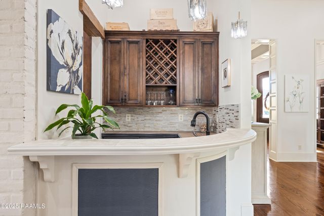 100 Candlewood Drive, Lafayette, LA 70508