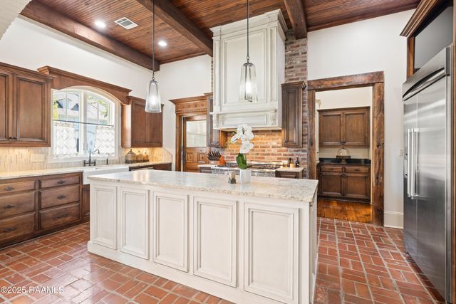 100 Candlewood Drive, Lafayette, LA 70508