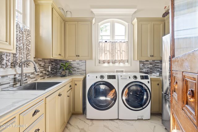 100 Candlewood Drive, Lafayette, LA 70508