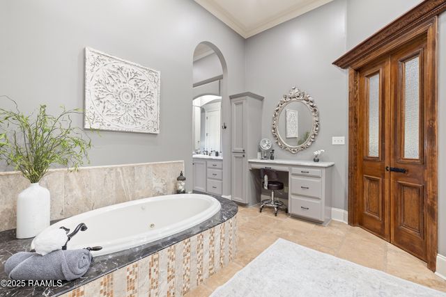 100 Candlewood Drive, Lafayette, LA 70508