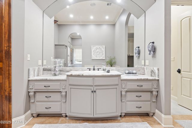 100 Candlewood Drive, Lafayette, LA 70508