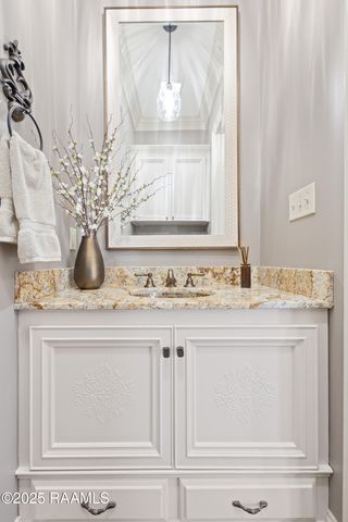 100 Candlewood Drive, Lafayette, LA 70508