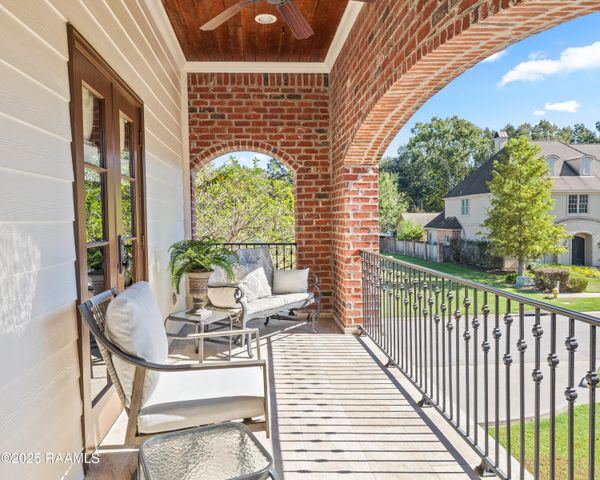 100 Candlewood Drive, Lafayette, LA 70508