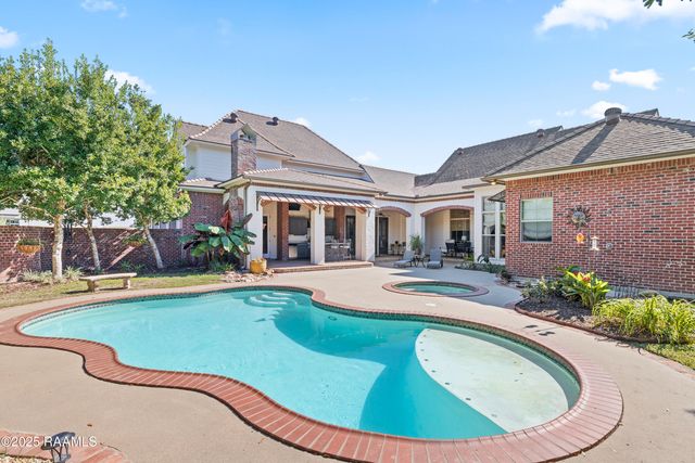 100 Candlewood Drive, Lafayette, LA 70508