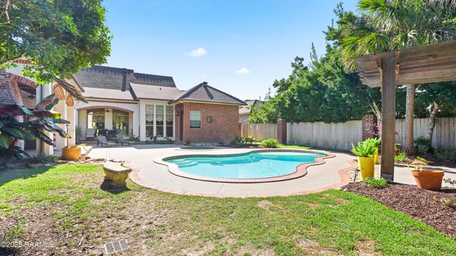 100 Candlewood Drive, Lafayette, LA 70508