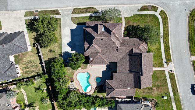 100 Candlewood Drive, Lafayette, LA 70508