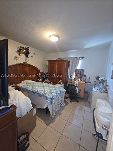 7251 NW 174th Ter 102, Hialeah, FL 33015