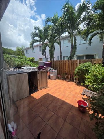 7251 NW 174th Ter 102, Hialeah, FL 33015