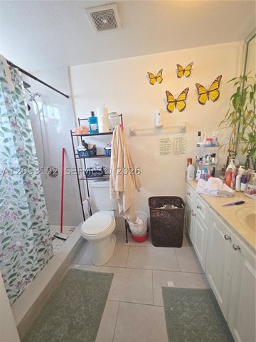 7251 NW 174th Ter 102, Hialeah, FL 33015