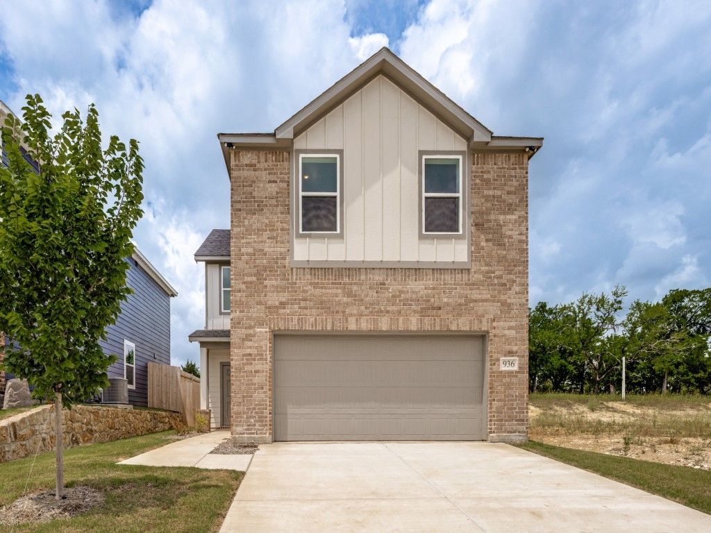936 S Holly Avenue, Sherman, TX 75092