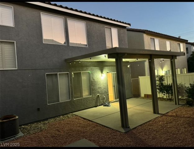 5643 Dawn Falls Street, Las Vegas, NV 89148