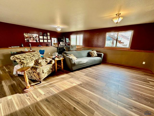 10175 LARAMIE LN, Summerset, SD 57718