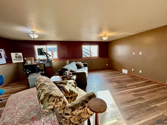 10175 LARAMIE LN, Summerset, SD 57718