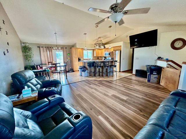 10175 LARAMIE LN, Summerset, SD 57718