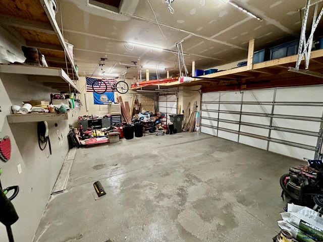 10175 LARAMIE LN, Summerset, SD 57718