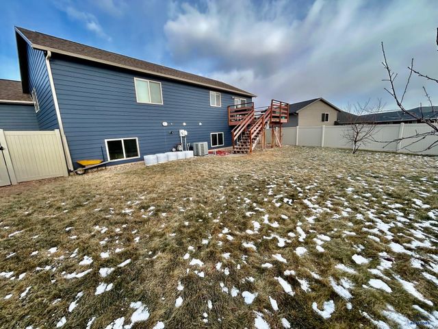 10175 LARAMIE LN, Summerset, SD 57718