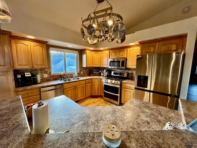 10175 LARAMIE LN, Summerset, SD 57718