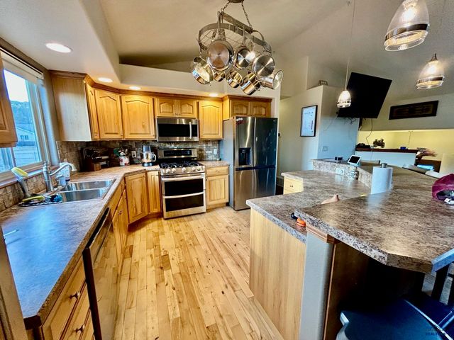 10175 LARAMIE LN, Summerset, SD 57718