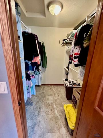 10175 LARAMIE LN, Summerset, SD 57718