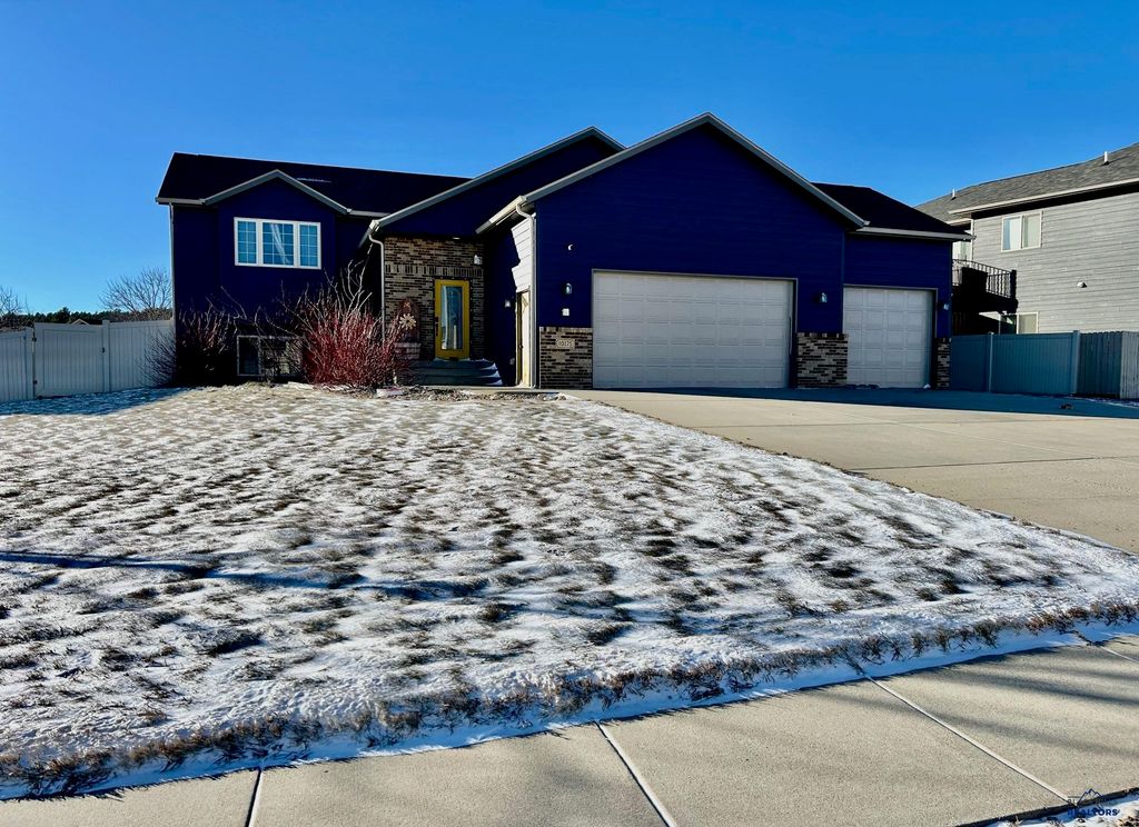 10175 LARAMIE LN, Summerset, SD 57718