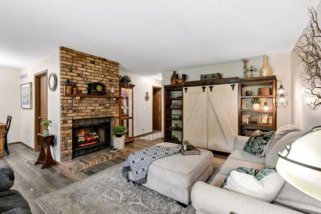 8730 134th Street W, Apple Valley, MN 55124