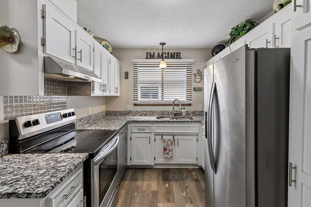 8730 134th Street W, Apple Valley, MN 55124