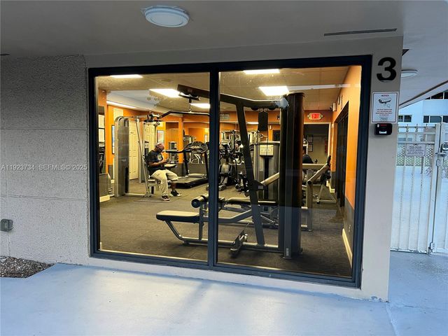 4800 Hillcrest Ln 408, Hollywood, FL 33021