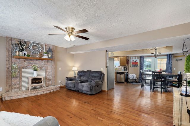 5361 South Aaron Avenue, Springfield, MO 65810