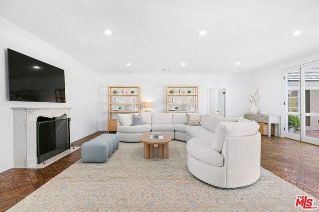 201 S Bristol Avenue, Los Angeles, CA 90049