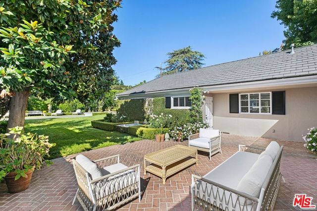 201 S Bristol Avenue, Los Angeles, CA 90049
