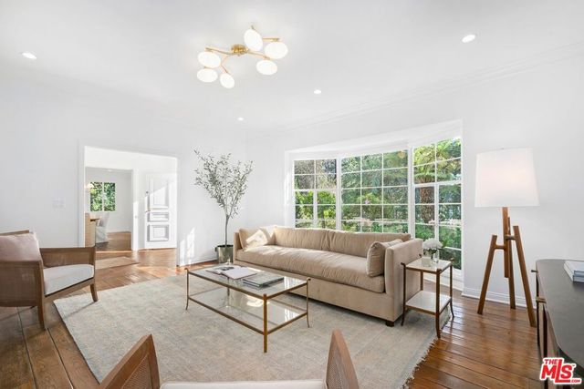 201 S Bristol Avenue, Los Angeles, CA 90049