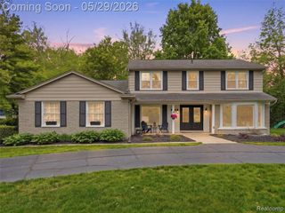 3324 Hartslock Woods Drive, West Bloomfield, MI 48322