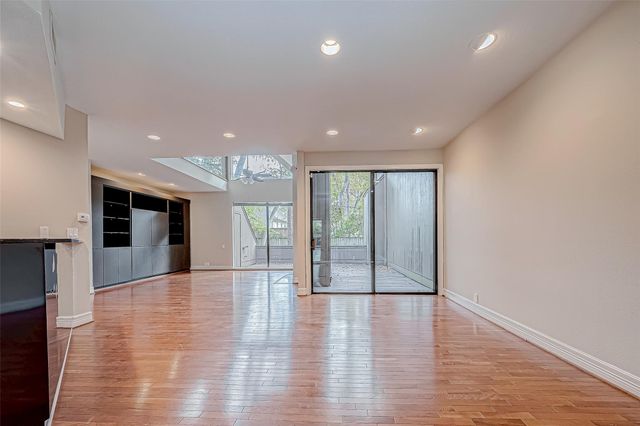 316 Litchfield Lane, Houston, TX 77024