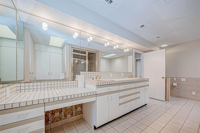 316 Litchfield Lane, Houston, TX 77024