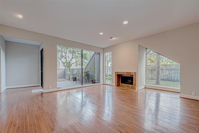 316 Litchfield Lane, Houston, TX 77024