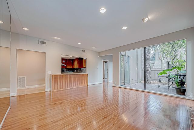 316 Litchfield Lane, Houston, TX 77024